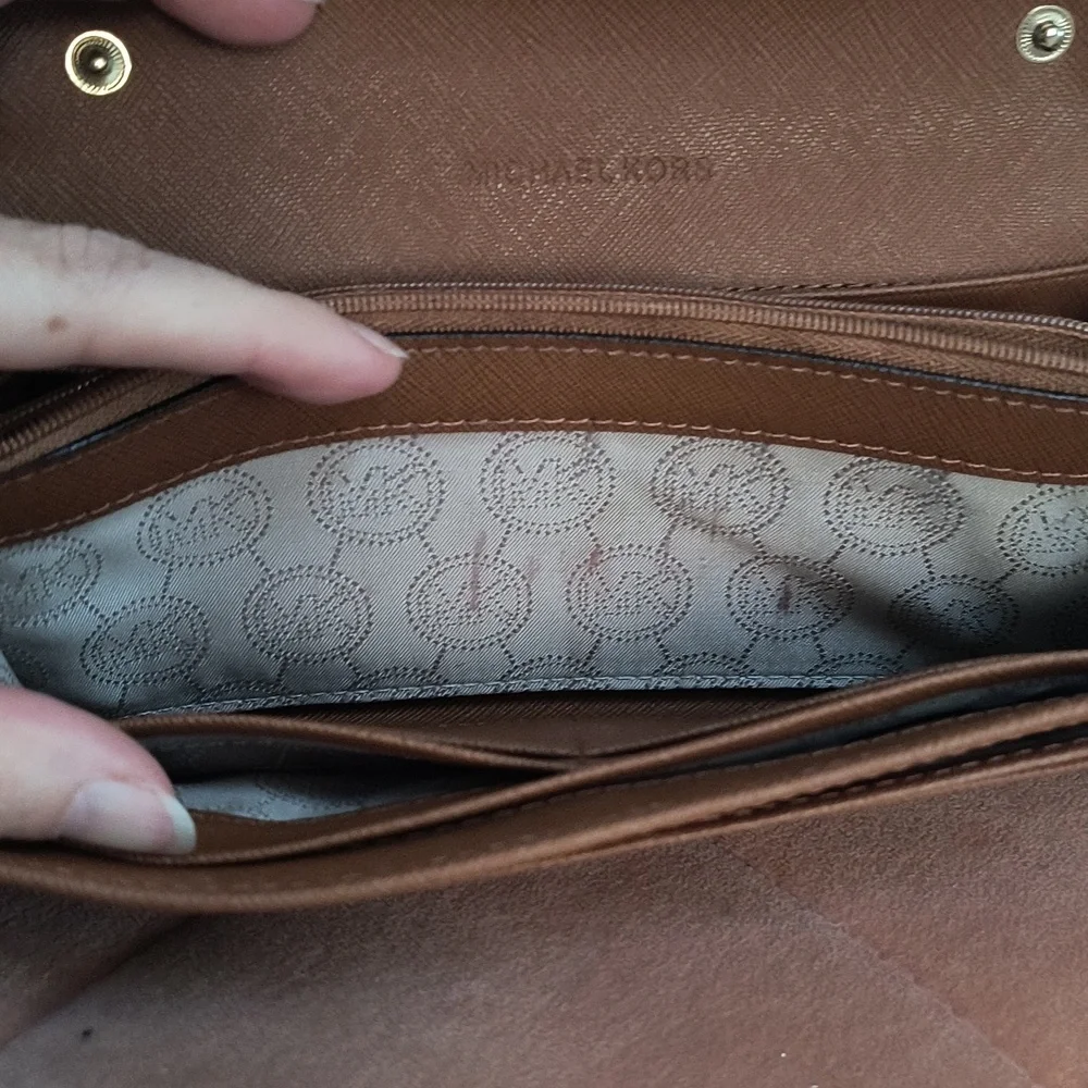 Michael Kors Jet Set Large Wallet - Picture 11 of 13